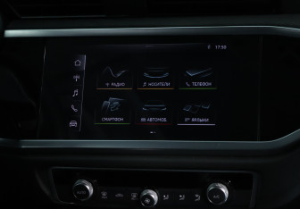 Подержанный автомобиль Audi Q3 2020 года (14 фото)