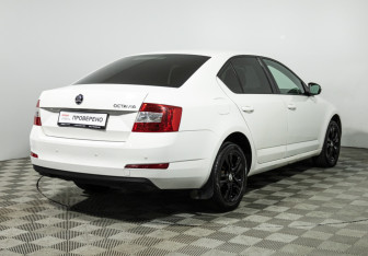 Подержанный автомобиль Skoda Octavia Liftback 2015 года (5 фото)