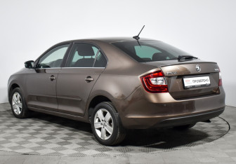 Подержанный автомобиль Skoda Rapid Liftback 2017 года (7 фото)