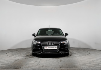 Подержанный автомобиль Audi A1 2014 года (2 фото)