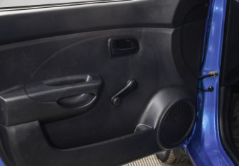 Подержанный автомобиль Kia Picanto 2010 года (15 фото)