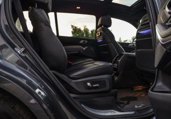 Подержанный автомобиль BMW X7 2019 года (34 фото)