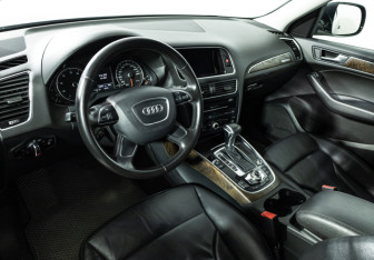 Подержанный автомобиль Audi Q5 2012 года (11 фото)