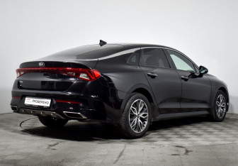 Подержанный автомобиль Kia K5 2021 года (5 фото)