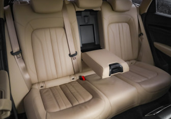 Подержанный автомобиль Audi Q5 2018 года (27 фото)