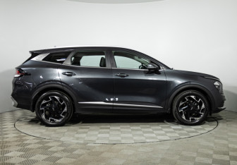 Подержанный автомобиль Kia Sportage 2023 года (4 фото)