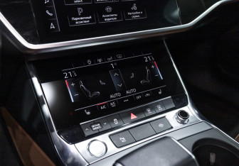 Подержанный автомобиль Audi A6 Sedan 2019 года (25 фото)