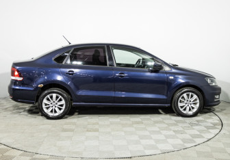 Подержанный автомобиль Volkswagen Polo Sedan 2016 года (4 фото)