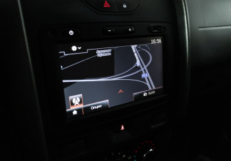 Подержанный автомобиль Renault Duster 2015 года (15 фото)