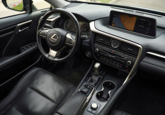 Подержанный автомобиль Lexus RX 2016 года (11 фото)