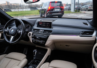 Подержанный автомобиль BMW X1 2021 года (13 фото)