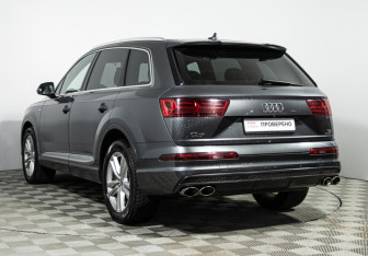 Подержанный автомобиль Audi Q7 2016 года (7 фото)