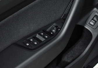 Подержанный автомобиль Volkswagen Passat Sedan 2017 года (10 фото)