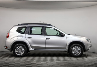Подержанный автомобиль Nissan Terrano 2019 года (4 фото)