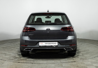 Подержанный автомобиль Volkswagen Golf Hatchback 2018 года (6 фото)