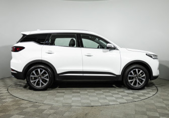Подержанный автомобиль Chery Tiggo 7 Pro 2023 года (4 фото)