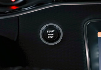 Подержанный автомобиль Land Rover Range Rover Evoque 2020 года (37 фото)