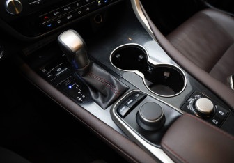 Подержанный автомобиль Lexus RX 2016 года (12 фото)