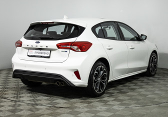Подержанный автомобиль Ford Focus Hatchback 2021 года (5 фото)