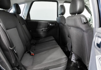 Подержанный автомобиль Opel Meriva 2008 года (17 фото)