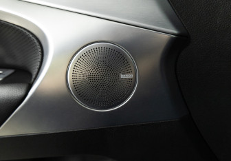 Подержанный автомобиль Genesis G70 2021 года (16 фото)