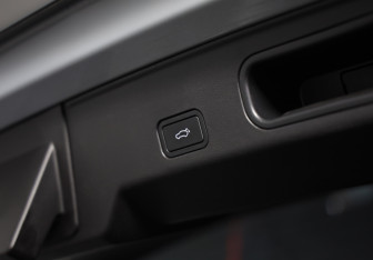 Подержанный автомобиль Geely Atlas 2024 года (31 фото)