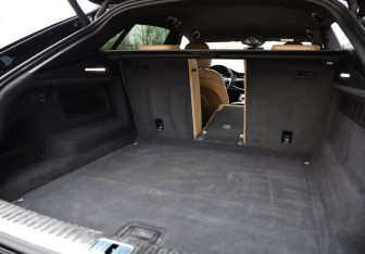 Подержанный автомобиль Audi Q8 2018 года (34 фото)