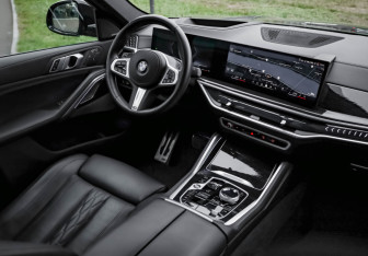 Подержанный автомобиль BMW X6 2024 года (10 фото)