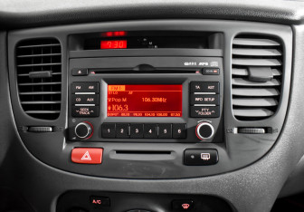 Подержанный автомобиль Kia Rio Hatchback 2011 года (14 фото)