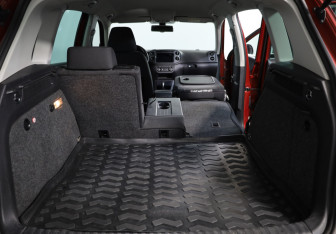 Подержанный автомобиль Volkswagen Tiguan 2011 года (27 фото)