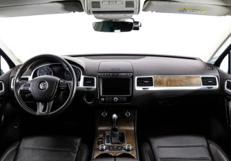 Подержанный автомобиль Volkswagen Touareg 2017 года (10 фото)