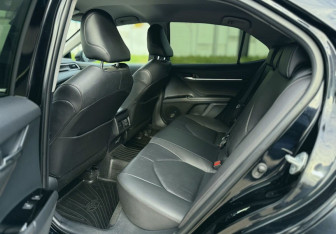 Подержанный автомобиль Toyota Camry Sedan 2019 года (22 фото)