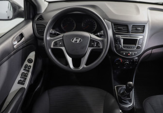 Подержанный автомобиль Hyundai Solaris Sedan 2016 года (9 фото)