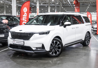 Подержанный автомобиль Kia Carnival 2021 года (1 фото)