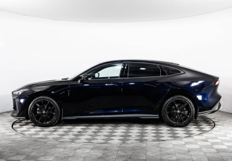 Подержанный автомобиль Changan UNI-V 2023 года (10 фото)