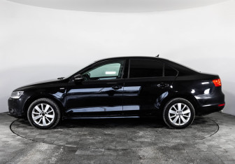 Подержанный автомобиль Volkswagen Jetta Sedan 2013 года (8 фото)