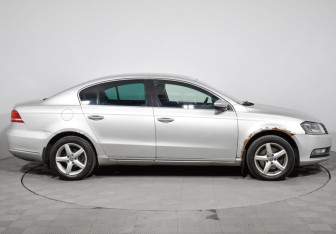 Подержанный автомобиль Volkswagen Passat Sedan 2011 года (4 фото)