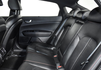 Подержанный автомобиль Kia Optima Sedan 2016 года (12 фото)