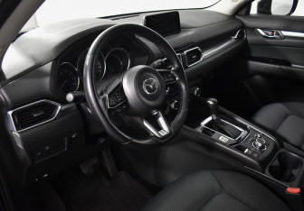 Подержанный автомобиль Mazda CX-5 2017 года (9 фото)