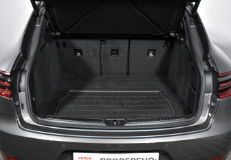 Подержанный автомобиль Porsche Macan 2015 года (21 фото)