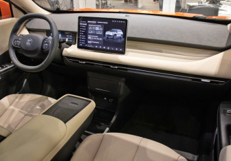 Новый Evolute i-JOY 2026 (9 фото)