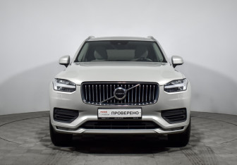 Подержанный автомобиль Volvo XC90 2021 года (2 фото)