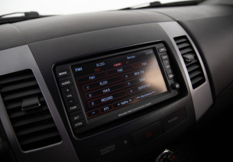 Подержанный автомобиль Mitsubishi Outlander 2011 года (16 фото)