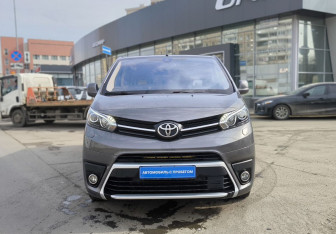 Подержанный автомобиль Toyota ProAce 2018 года (2 фото)