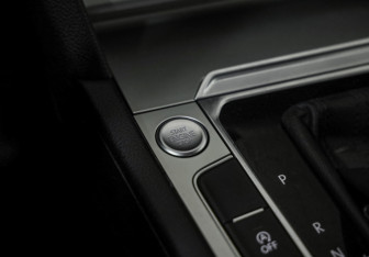 Подержанный автомобиль Volkswagen Passat Sedan 2015 года (18 фото)