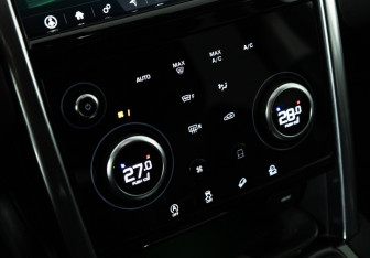 Подержанный автомобиль Land Rover Discovery Sport 2019 года (18 фото)