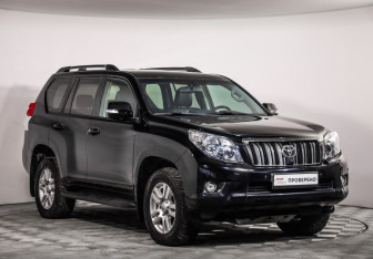 Подержанный автомобиль Toyota Land Cruiser Prado 2012 года (3 фото)
