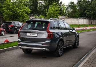 Подержанный автомобиль Volvo XC90 2019 года (6 фото)
