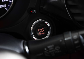 Подержанный автомобиль Mitsubishi Outlander 2021 года (15 фото)