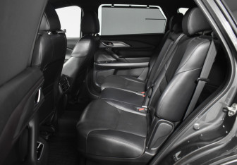 Подержанный автомобиль Mazda CX-9 2017 года (11 фото)